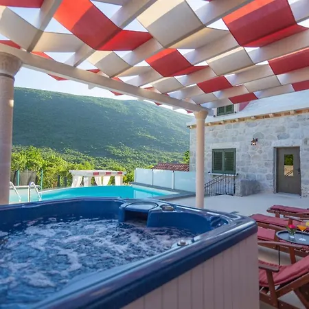 Kameni Cvijet, - Makarska Villa Podbablje